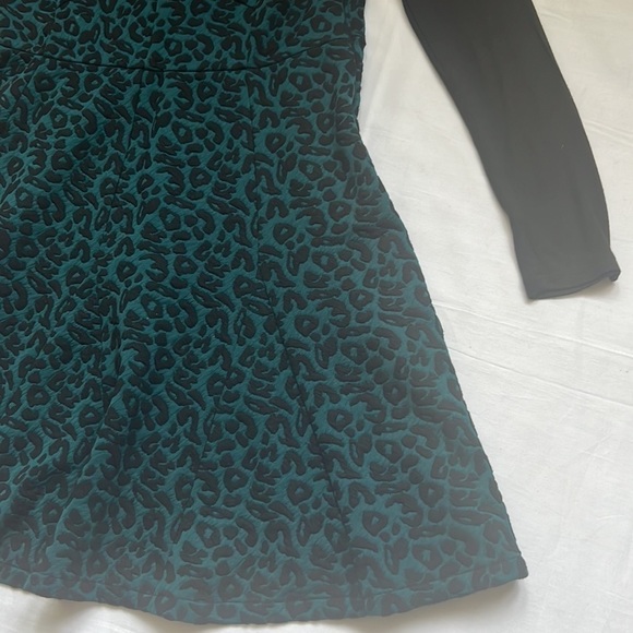 ⭐️nwt Dynamite Sheer Yoke Fit and Flare Dress⭐️ - Picture 4 of 7